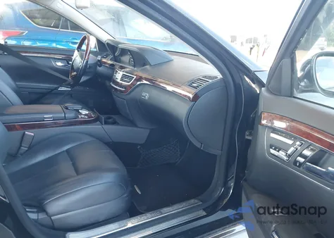 2007 Mercedes-Benz S 550 z USA, uszkodzony, nr VIN WDDNG71X97A091768